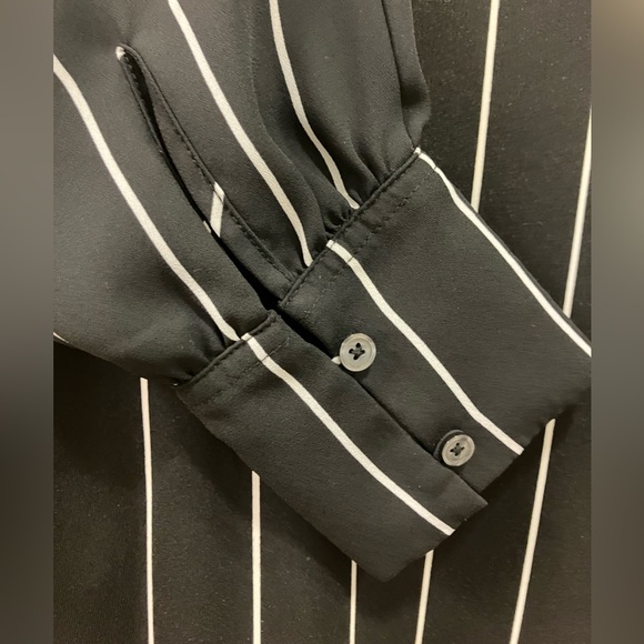 Ann Taylor striped keyhole blouse - Picture 3 of 5